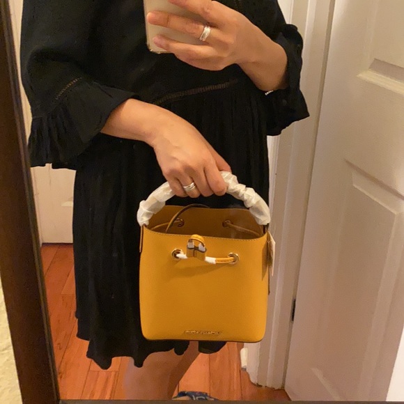 SOLD Mk Suri small bucket xbody bag - Picture 5 of 7